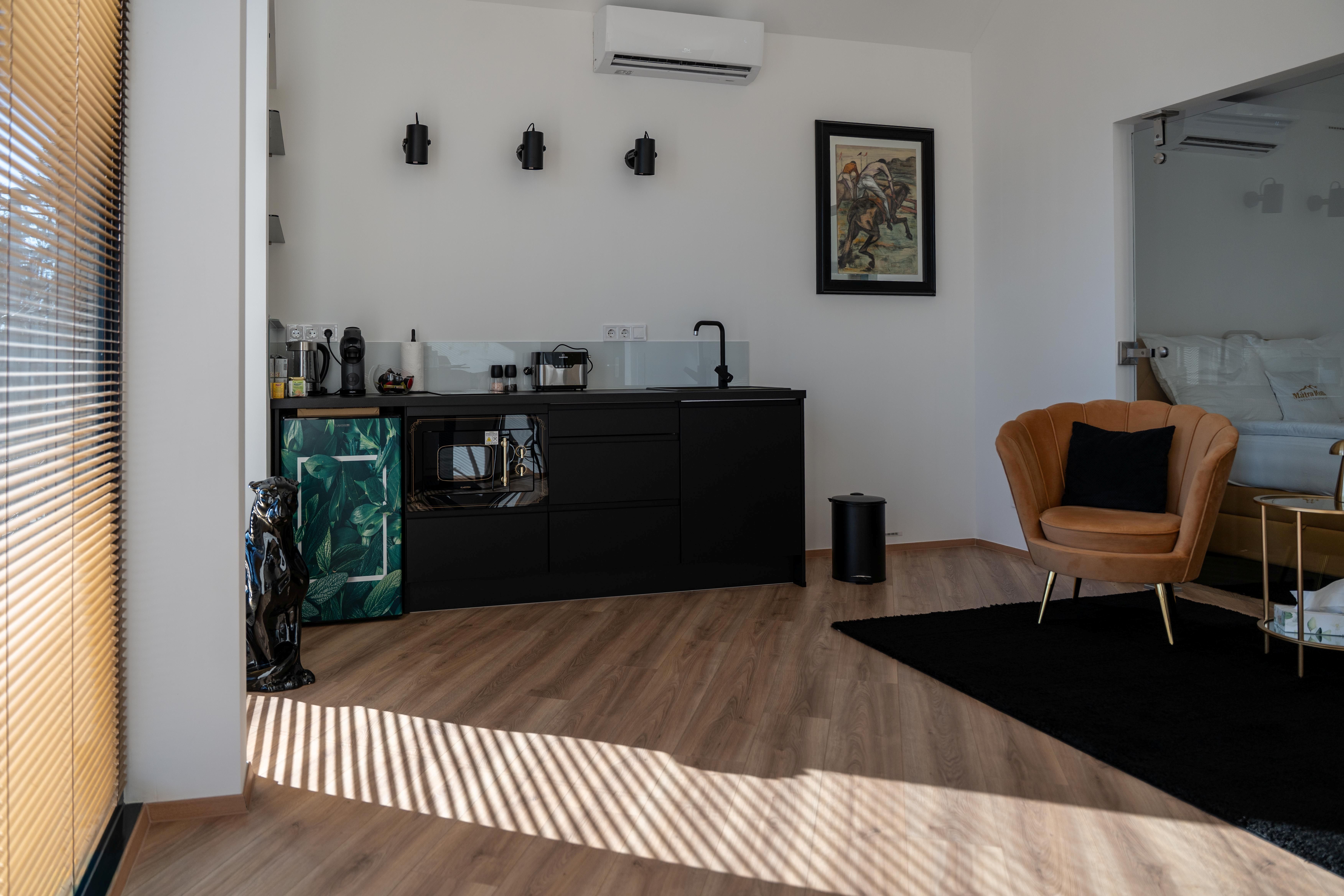 Teljesen felszerelt konyha, korlátlan kávéfogyasztás